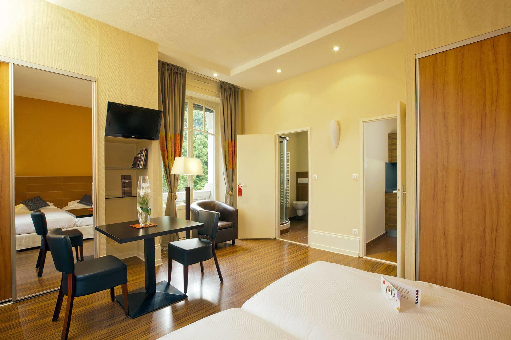 Hotels & Residences - Les Thermes Luxeuil-les-Bains Exteriör bild