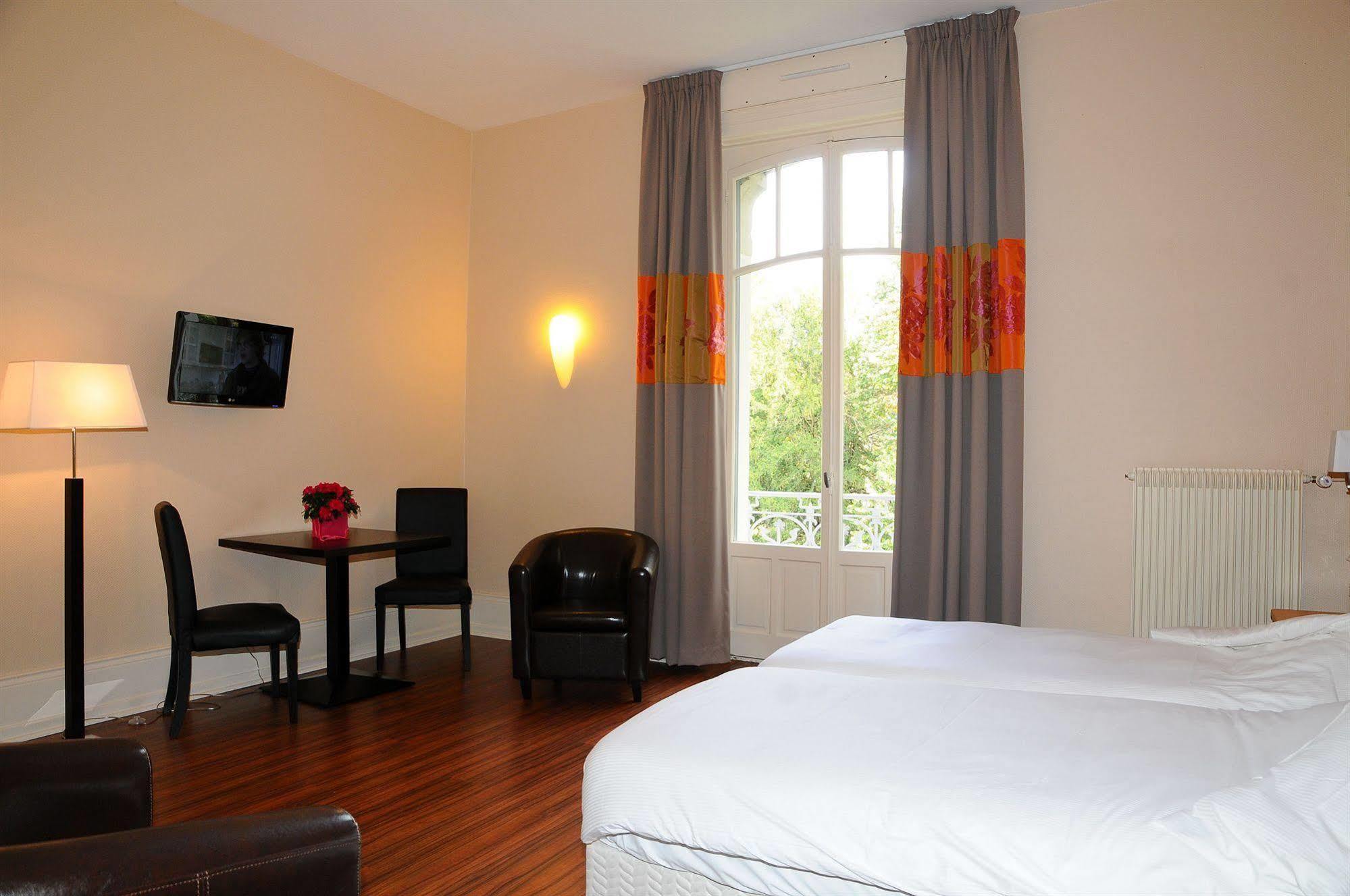 Hotels & Residences - Les Thermes Luxeuil-les-Bains Exteriör bild