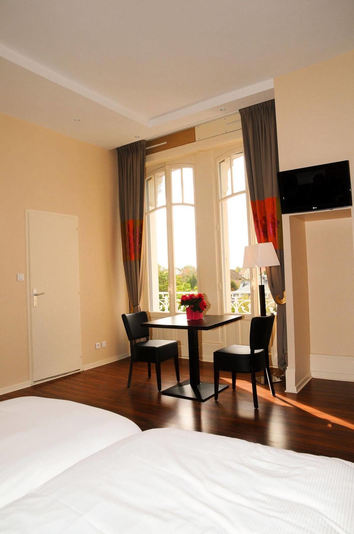 Hotels & Residences - Les Thermes Luxeuil-les-Bains Exteriör bild