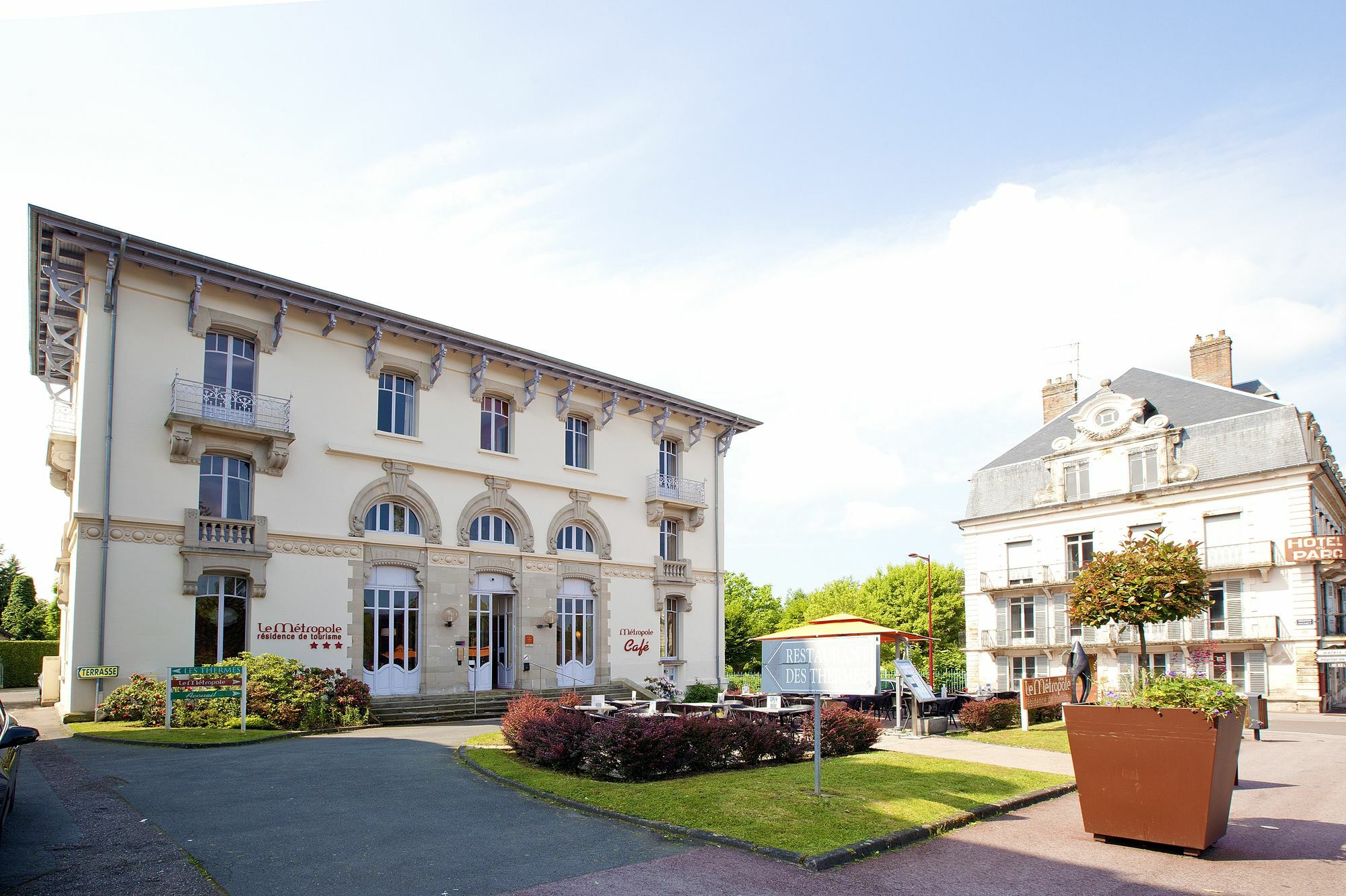 Hotels & Residences - Les Thermes Luxeuil-les-Bains Exteriör bild